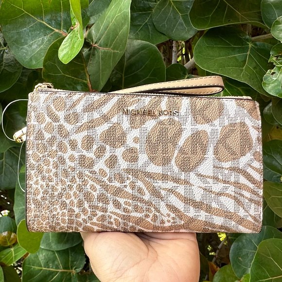 Michael Kors Jet Set Travel Double Zip Phone Wallet MK Zebra Print Camel Multi - Picture 1 of 11
